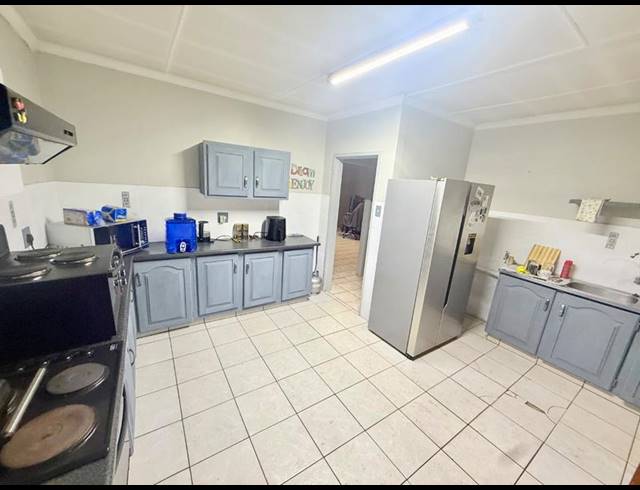 3 BEDROOM HOUSE FOR SALE IN VANDERBIJLPARK CW 1